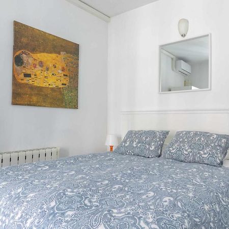 Ferienwohnung Acogedor Y Centrico Estudio Madrid Exterior foto